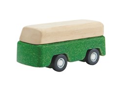 אוטובוס קטן ירוק מעץ
